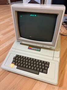 Apple II plus + monitor