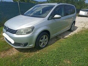 VW Touran 7-miestny