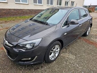 Predám zachovalý Opel Astra 1,4 Turbo benzím-6 rýchlostný