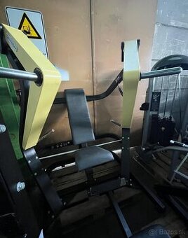 Technogym chest press a pulldown