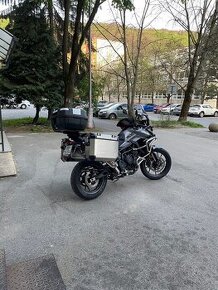 Triumph tiger 900