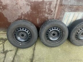 predám zimné pneumatiky 195/65 R15 s diskami 5x112 - 1