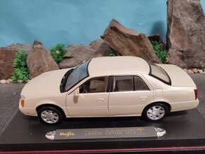 Prodám model 1:18 Cadillac deville DTS