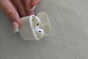 Apple Airpods 2019