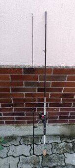 Nevis Fullback Spin 2,4m 20-50g / Daiwa Ninja 3000