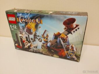 LEGO Castles 7091 Knight's Catapult Defense - 1