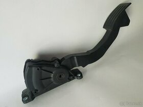 predam plynovy pedal na ford focus mk2 - 1