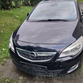 Rozpredám opel astra J 1.4 benzín 74kw 2010