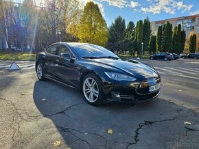 Tesla Model S 90P Free Supercharger