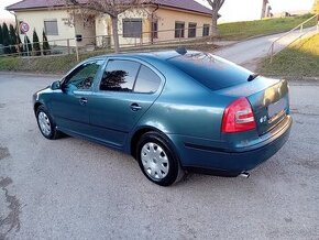 ŠKODA OCTAVIA 2 II 1.6 Mpi Benzín