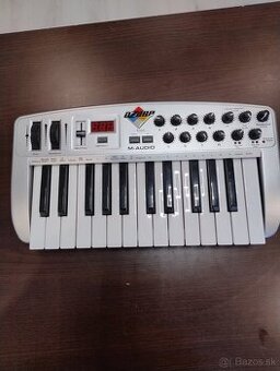 M-Audio Ozone MIDI Keyboard - 1