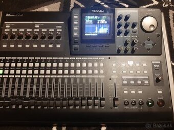 Mixpult TASCAM DP24