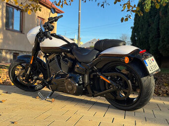 Harley Davidson pro street breakout cvo