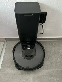 Robotický vysávač iRobot Roomba i7+