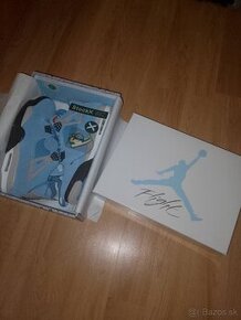 Air Jordan 4 Retro University Blue