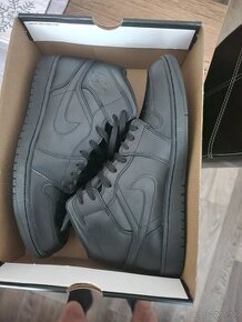 Predam tenisky Air Jordan mid 1