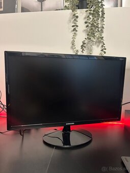 Monitor SAMSUNG S24D330H