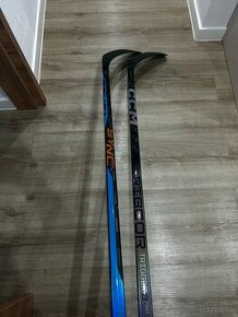 ✅ 2 x ĽAVÁ HOKEJKA - BAUER SYNC + CCM TRIGGER 8 PRO - P28 ✅