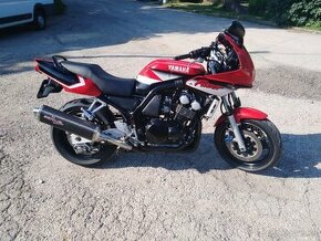 Yamaha FZS 600 Fazer