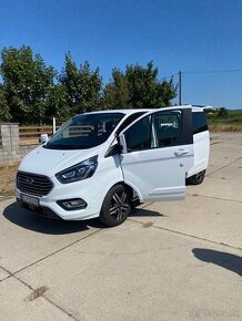 Prenájom Ford Tourneo Custom - 8 miest