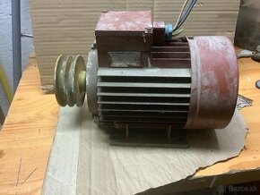 elektromotor 380 v/ 1;5 kw 1410 ot za  min