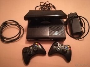 Xbox 360E konzola, prislusenstvo a vela hier