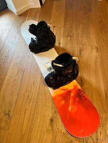 Predám snowboard + viazanie + topánky + obal - zadarmo