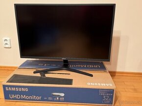 Predam monitor Samsung 32" (U32J590)