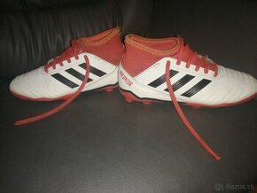 Adidas Predator č 33 - 1