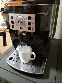 Kávovar DeLonghi MAGNIFICAS