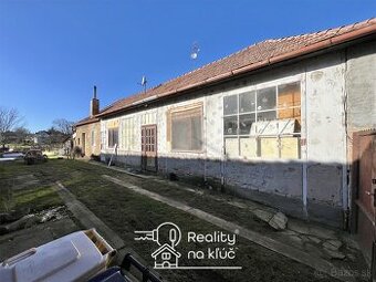 Na predaj starší 3-izbový rodinný dom vo Veľkom Kýri