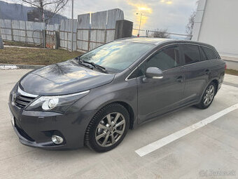 Toyota Avensis Combi 2.0 D-4D Exclusive, 2013 , Slovenské