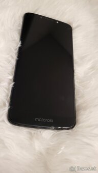 Motorola g6 play modrá a zlatá