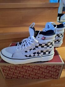 37  obuv Vans, nove