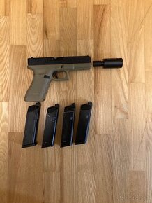 We glock 17 + 4x zásobník + tracer