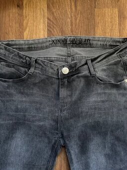 Predám dve 2in1 dámske sivé a čierne denim rifle, vel. S/M - 1