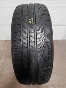 Zimné pneumatiky 235/45 R20 Pirelli