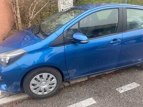 Toyota yaris 1,5i hybrid, automat, 86000km, 2015. Kup v SR.