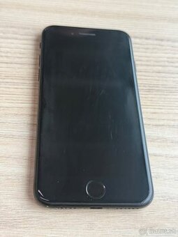 Predám Apple iPhone SE 2020 64GB Black Známky Používania.