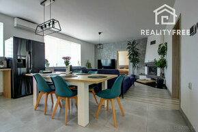 Na predaj priestranný 5-izbový rodinný dom s na 802 m² pozem - 1