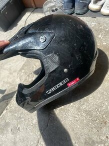 Helma na motorku prilba