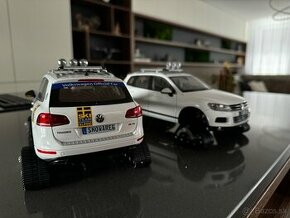 Vw touareg V6 1:18 kyosho už len biele.