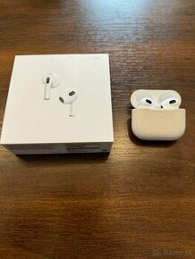 Apple AirPods (3. generácie) s nabíjacím puzdrom Magsafe