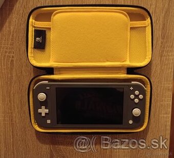 Predám Nintendo Switch Lite konzol s hrami