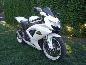 Suzuki gsxr 600 K9