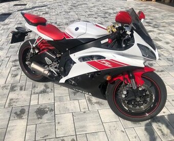 Yamaha R6