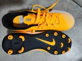 Chlapčenské kopačky Nike - 1