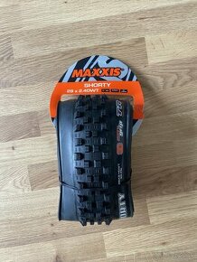 Maxxis Shorty 29x2.40" WT DH 3C MaxxGrip plášť, TR, kevlar