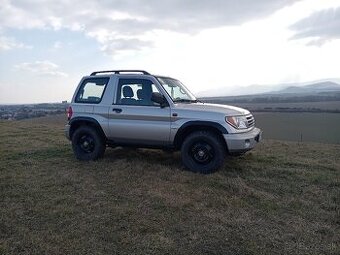 Mitsubishi pajero pinin