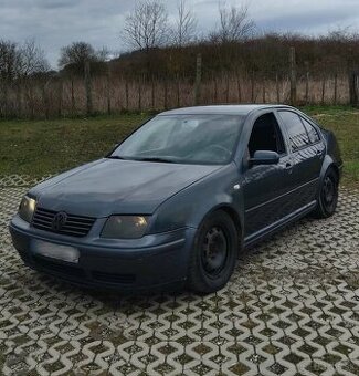 Predám volkswagen BORA 1.9 tdi - 1